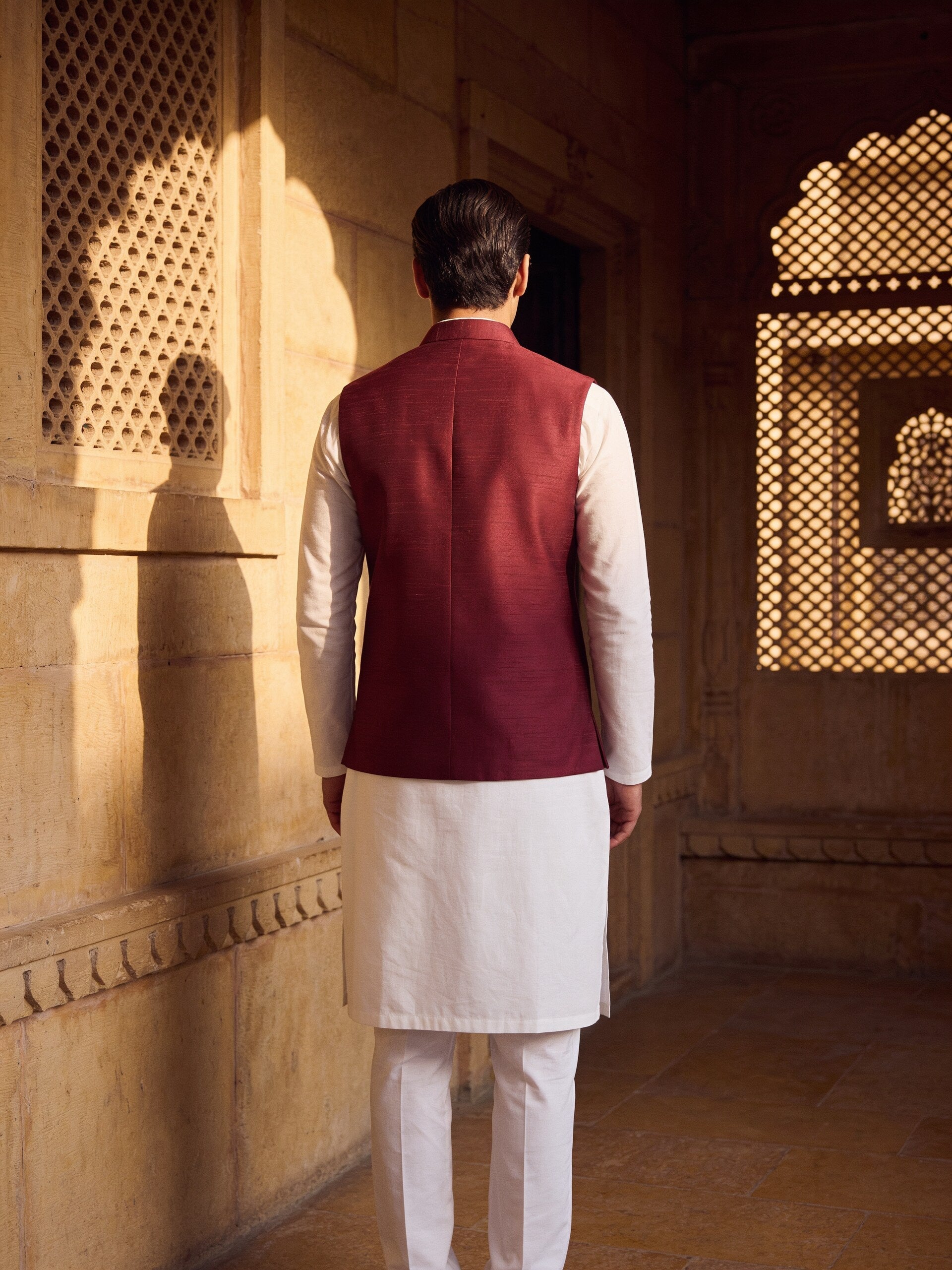 hs26-bandi-waistcoat-maroon back