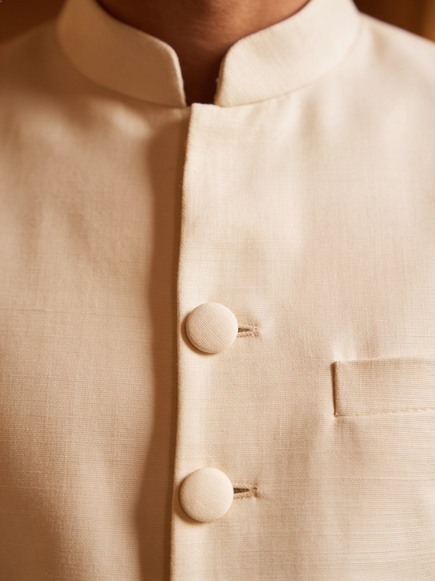 hs26-sherwani-ivory macro